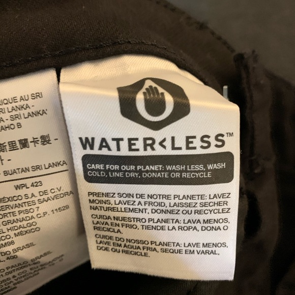 Levi’s 721 High-Rise Skinny Jeans in Black - Picture 14 of 16